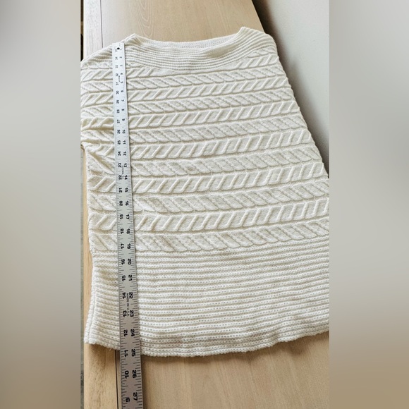 New York & Company Creamy White Boat Neck Sweater / Size Large - Picture 10 of 13